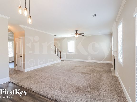 4th image of 821 Harrison Dr