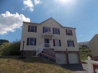 1311 Sandstone Dr, Mc Donald, PA