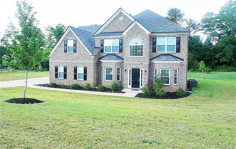 1st image of 465 Trousseau Ln