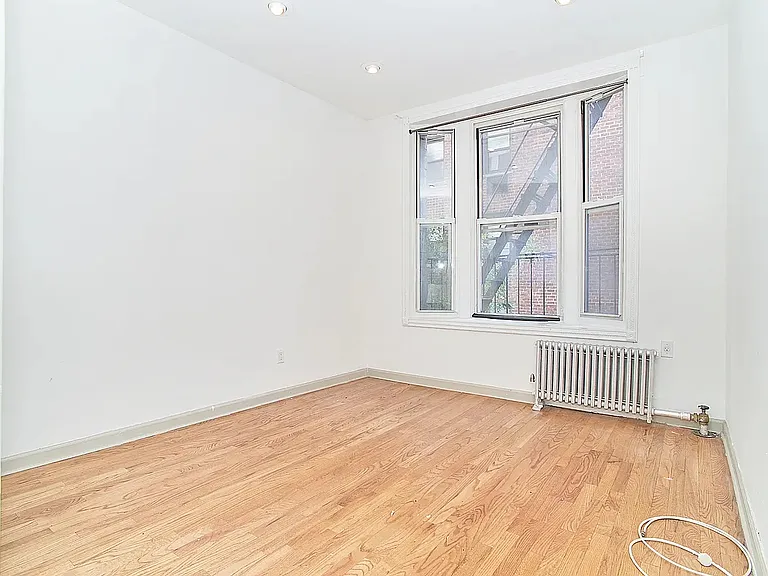 152 E 22nd St #3C — Photo 3