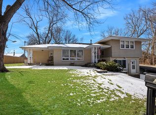303 John Ln, Mackinaw, IL