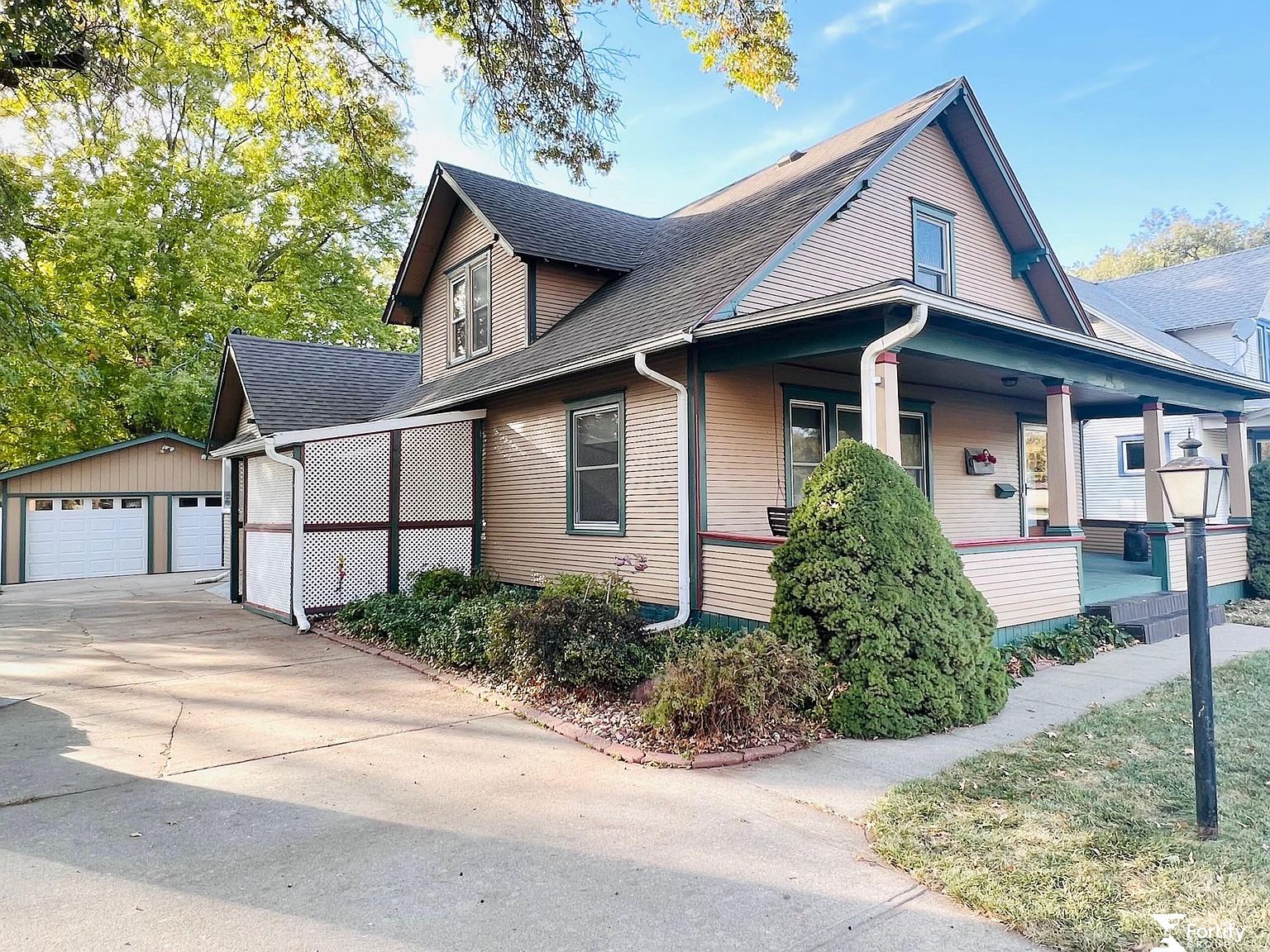 144 N 12th St, Geneva, NE 68361 Zillow