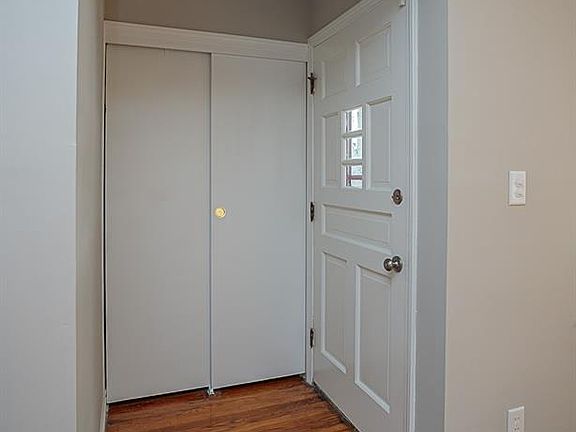 2nd image of 5404 Oakwood Ave