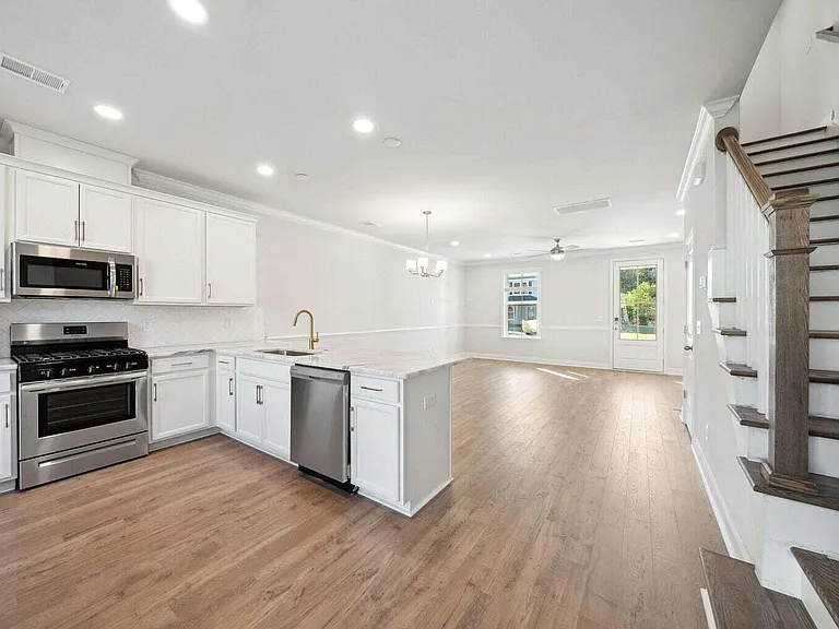513 Green Fern Dr — Photo 13