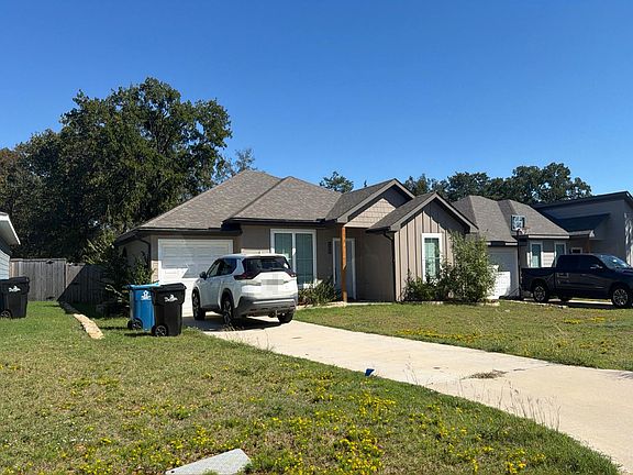 3rd image of 920 Ray Dr