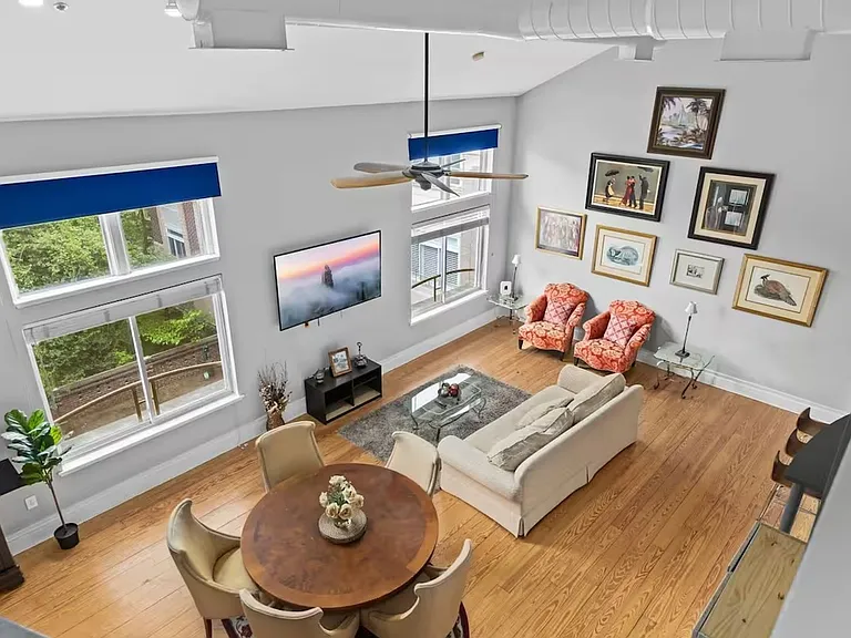 404 N Laurel Ave #42 — Photo 2