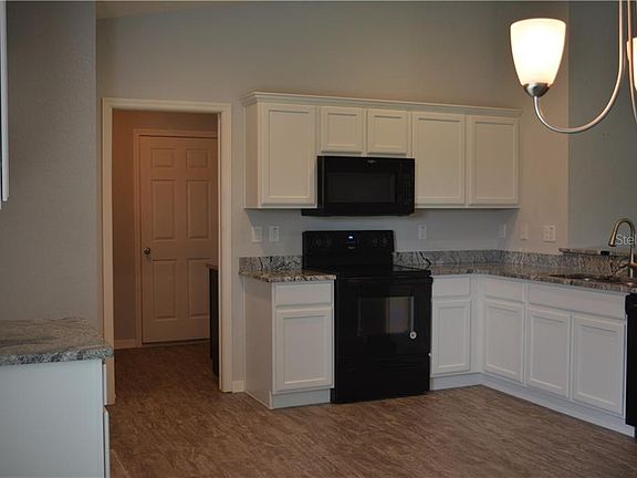5th image of 34830 Highbury Ln