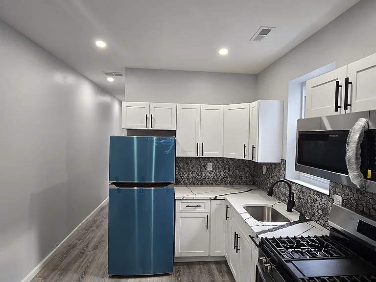 938 W Susquehanna Ave #2 — Photo 2