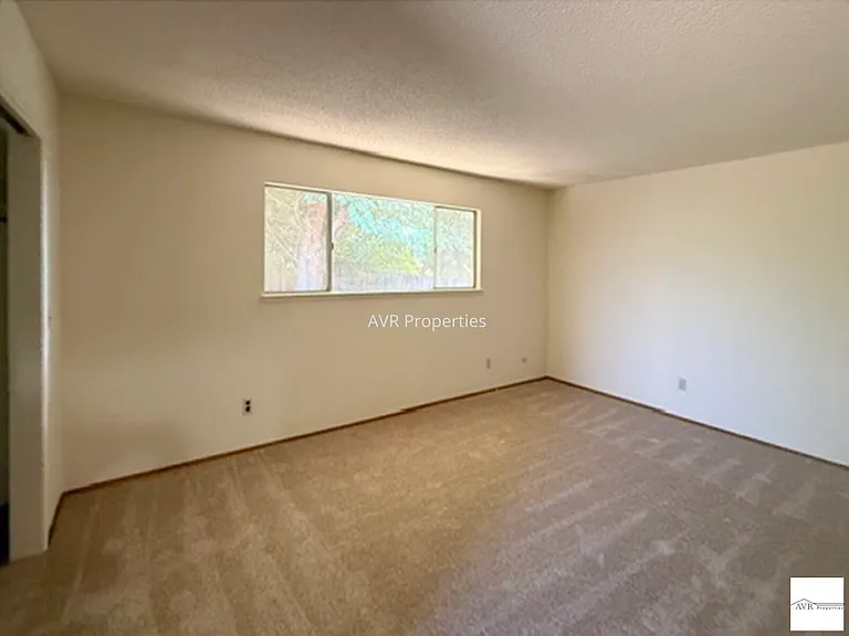 825 El Caminito — Photo 9