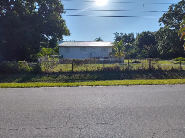 5700 Carter Rd, Fort Myers, FL 33905