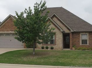 831 Sunset Ct, Ardmore, OK 73401