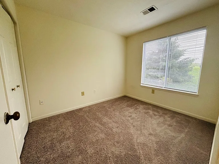 1204C University Ter — Photo 16