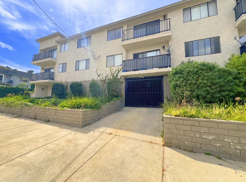 2 bed, 1.0 bath, $2,195 — Photo 1