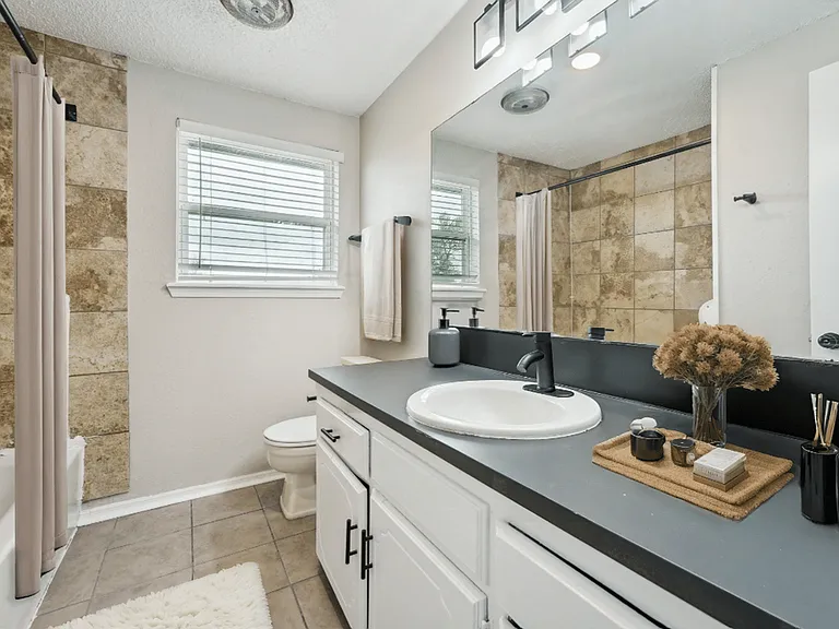 6009 Short St — Photo 21