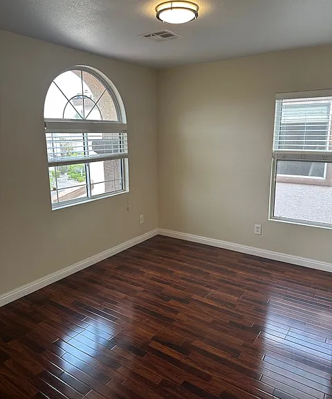 11453 Diveley Ave — Photo 26