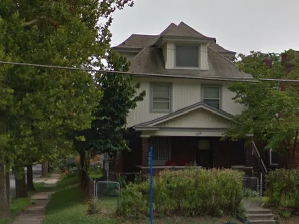 2919 E 12th St, Kansas City, MO 64127
