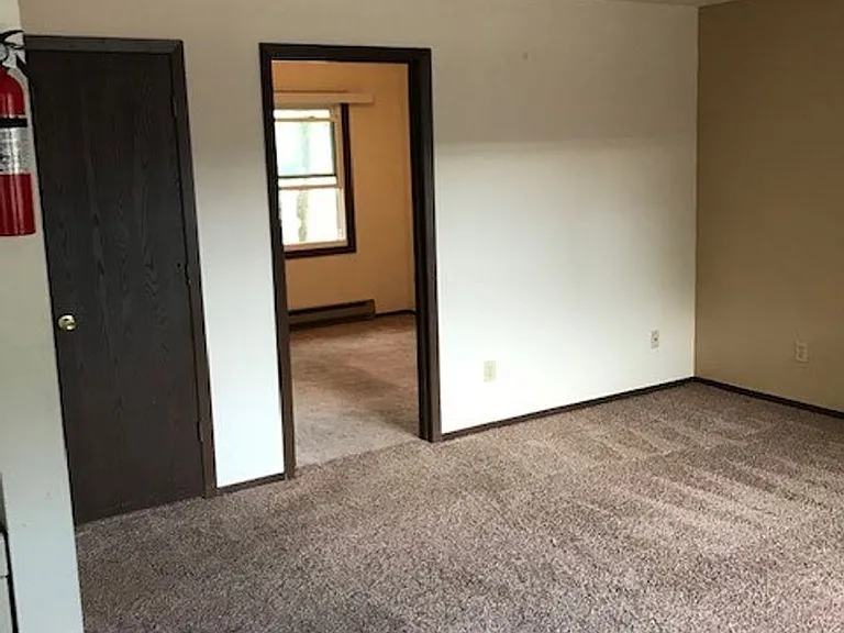 3215 Seymour Rd — Photo 4