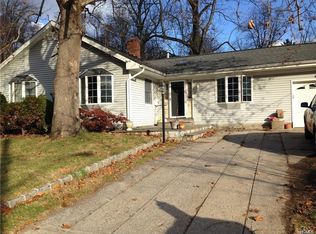 201 Woodhampton Dr, White Plains, NY 10603