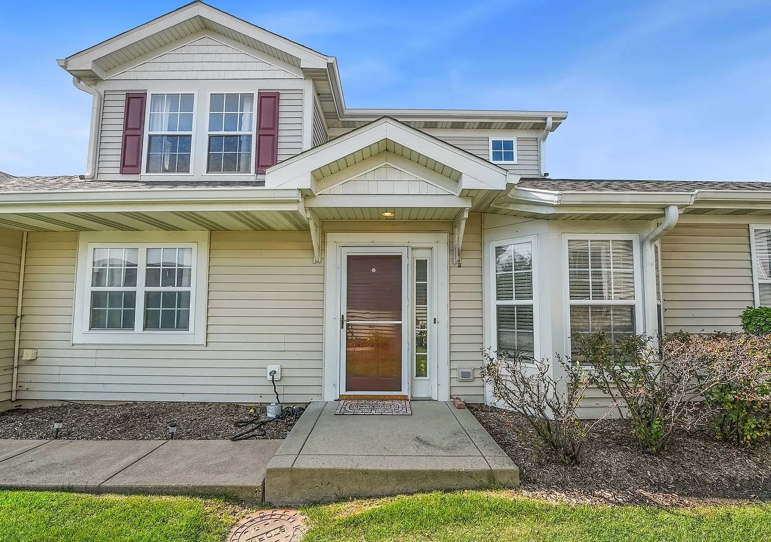 2 bed, 2.5 bath, 1729 sqft, $2,850 — Photo 1