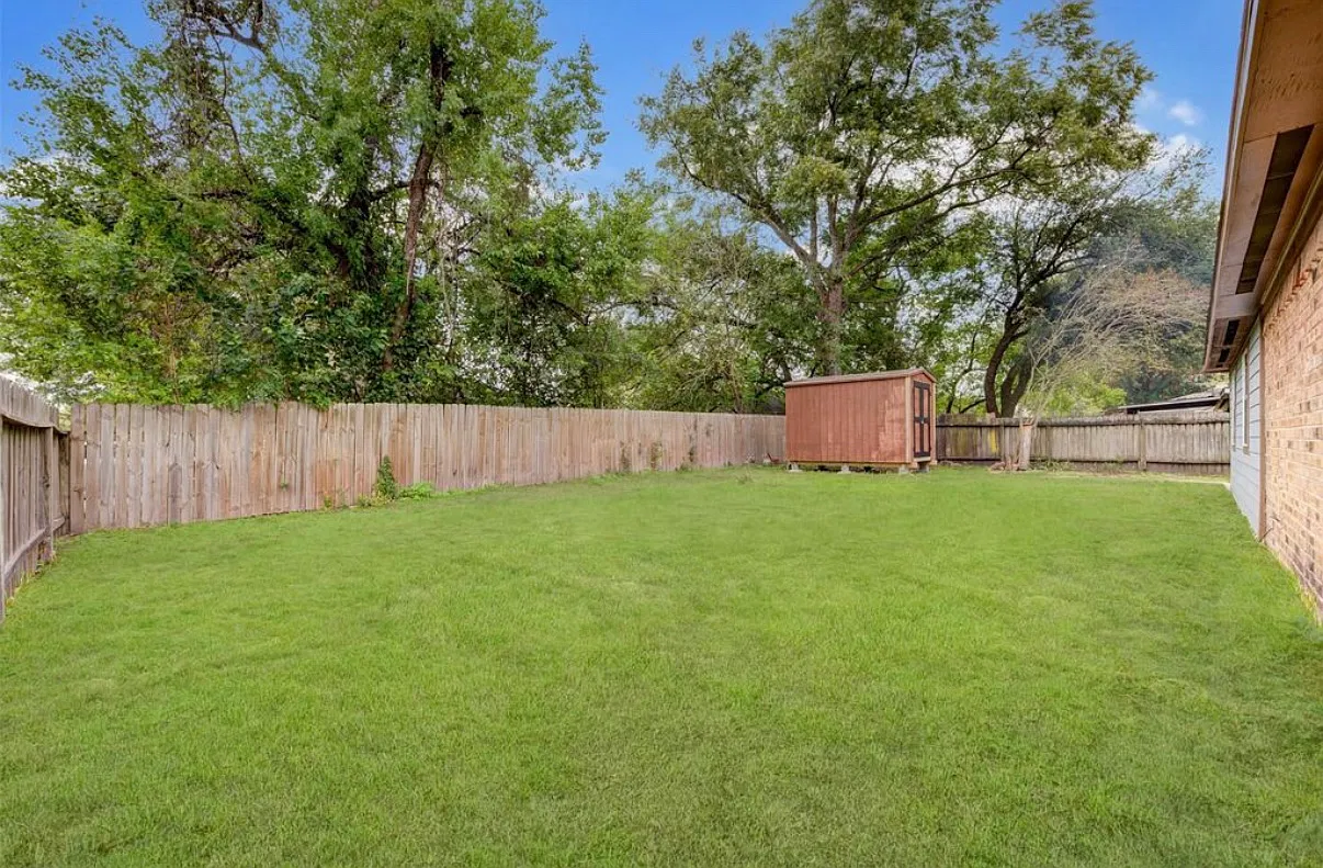 4 bed, 2176 sqft, $750 — Photo 2