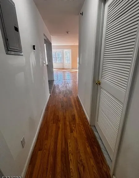 81-83 Hawthorne Ave #3 — Photo 21