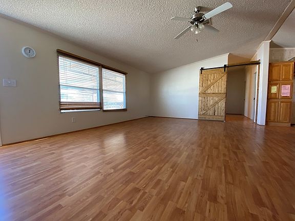 5th image of 909 Harolds Ave