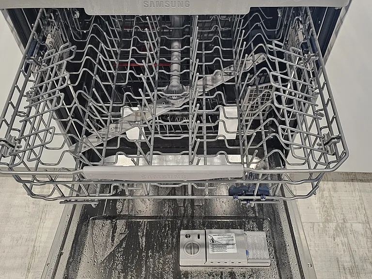 Modern 3 drawer dishwasher.