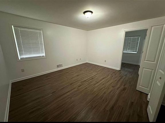 4th image of 1247 Shoreham Dr