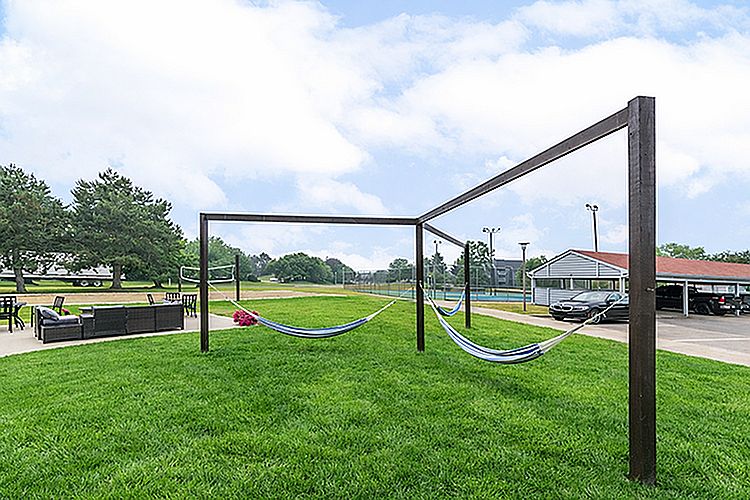 Runaway Bay Apartments Hammocks