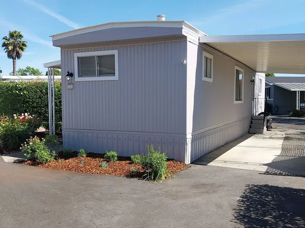 130 Candlewood Dr, Petaluma, CA 94954
