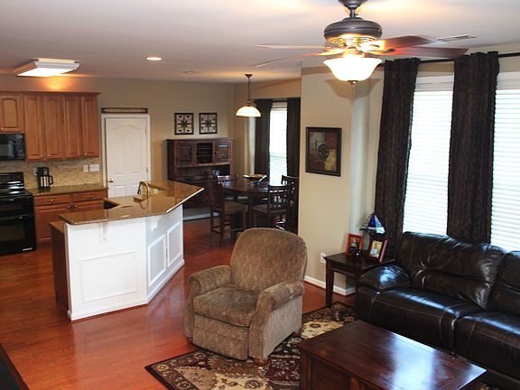 great room w/ fireplace