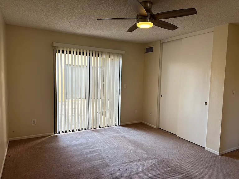 12094 Stonegate Ln — Photo 17