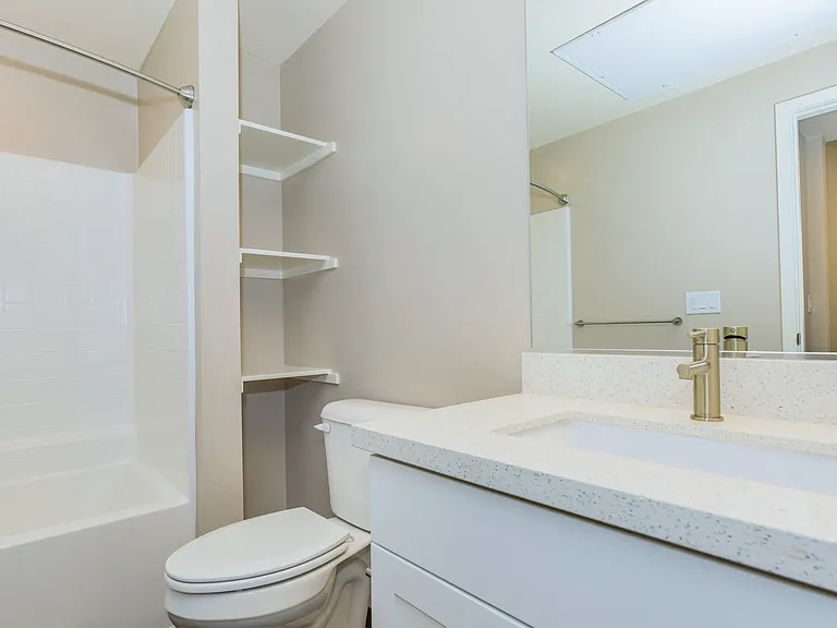 Los Alamitos Luxury Apartments — Photo 43