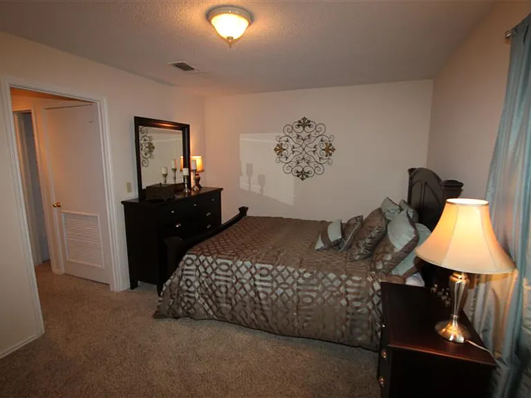The Ethans Apartments — Photo 39