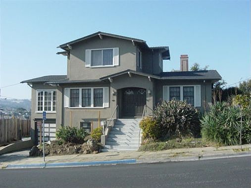 1st image of 221 Laurel Ave
