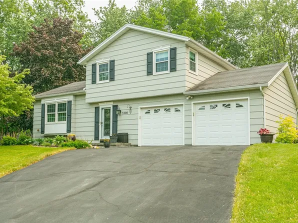 3308 Foxglove Ct, Walworth, NY 14568