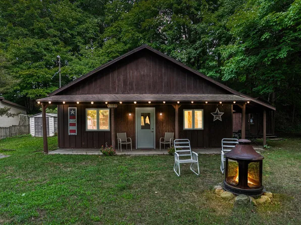 3139 57th St, Fennville, MI 49408