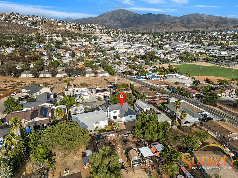 8848 Harness St — Photo 36