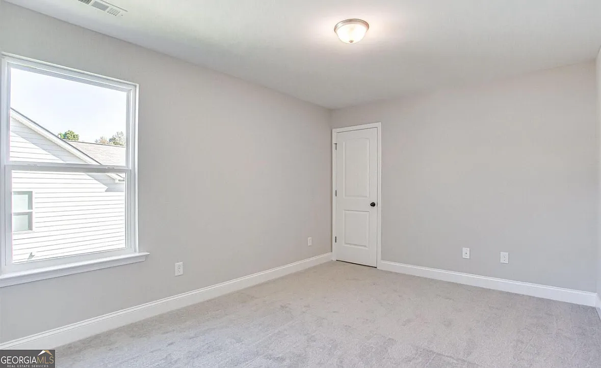 4 bed, 2.5 bath, $2,395 — Photo 3