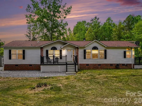 8836 Summerhill Dr, Waxhaw, NC 28173