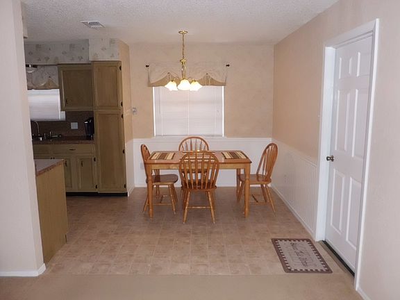 3rd image of 2733 Chimney Rock Dr