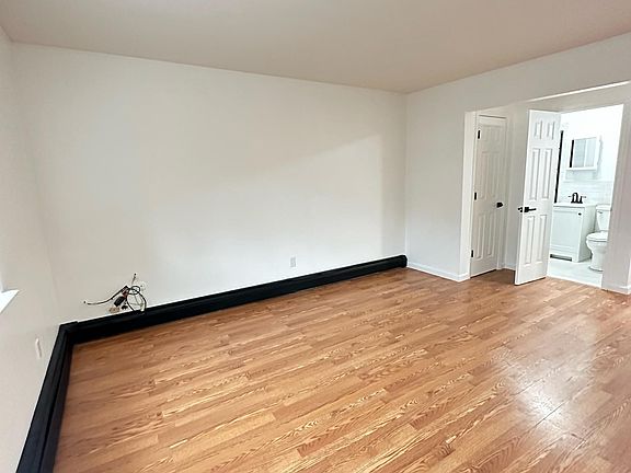 3rd image of 120 William St APT 1A