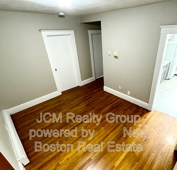 196 Washington St #8 — Photo 2