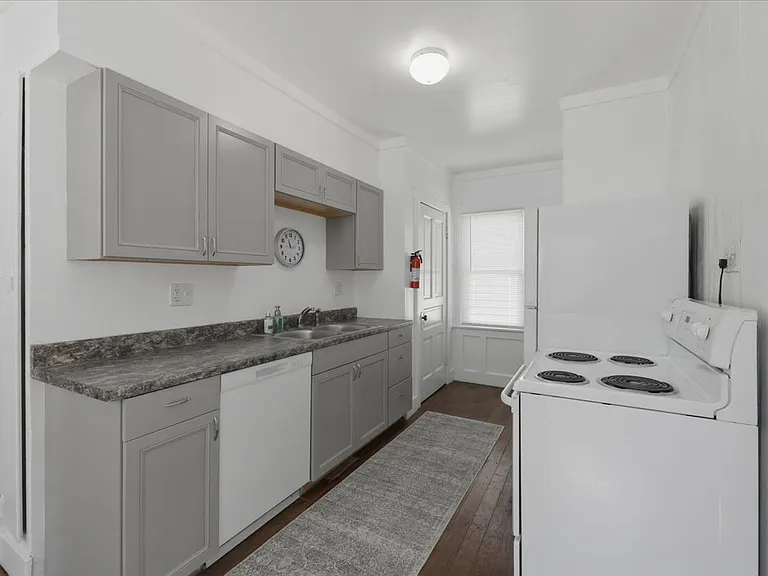 324 W Church St — Photo 20