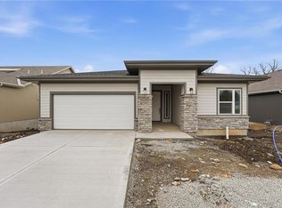 20683 Skyview Ln, Spring Hill, KS 66083