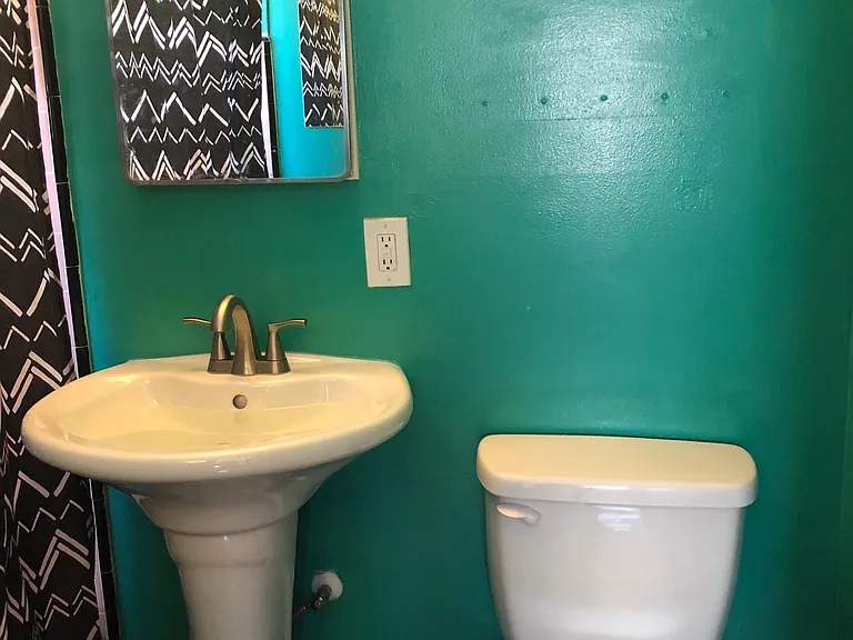 1817 V St #A — Photo 5