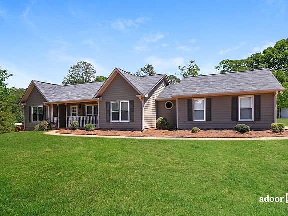 2nd image of 120 Tamarack Trl