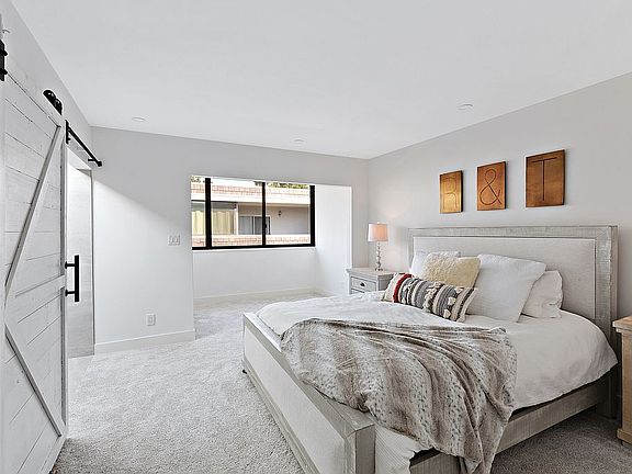 2nd image of 4734 La Villa Marina Unit D