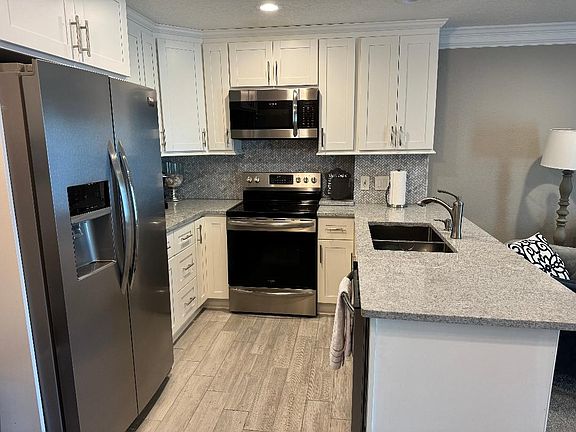 3rd image of 100 Fairway Park Blvd Unit 409