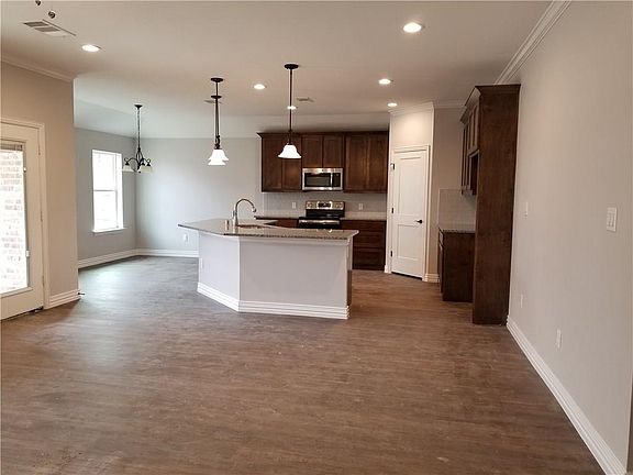 2nd image of 3913 Bridle Path Ln